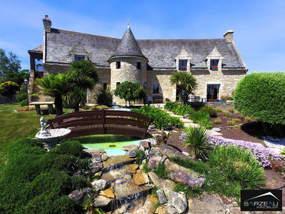 Maison - 256 m² - 10 pièces