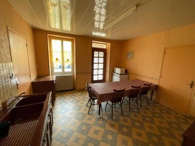 Maison - 99 m² - 5 pièces