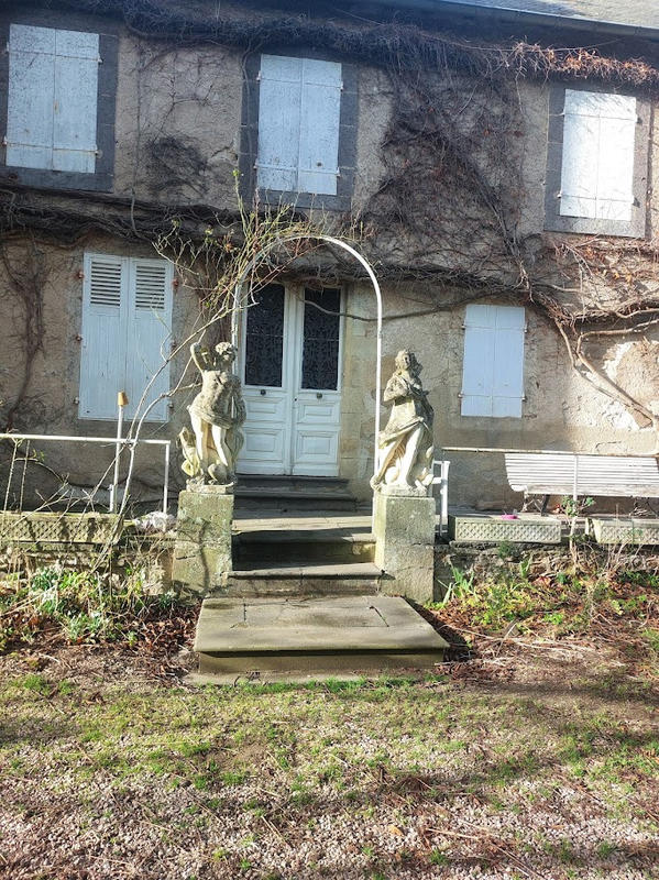 Propriété - 350 m² - 12 pièces