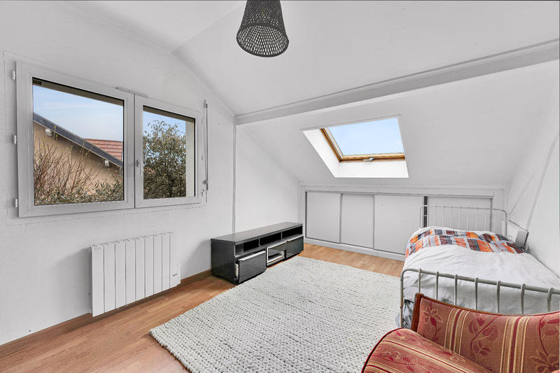 Maison - 180 m² - 8 pièces