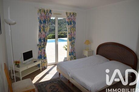 Maison - 352 m² - 7 pièces