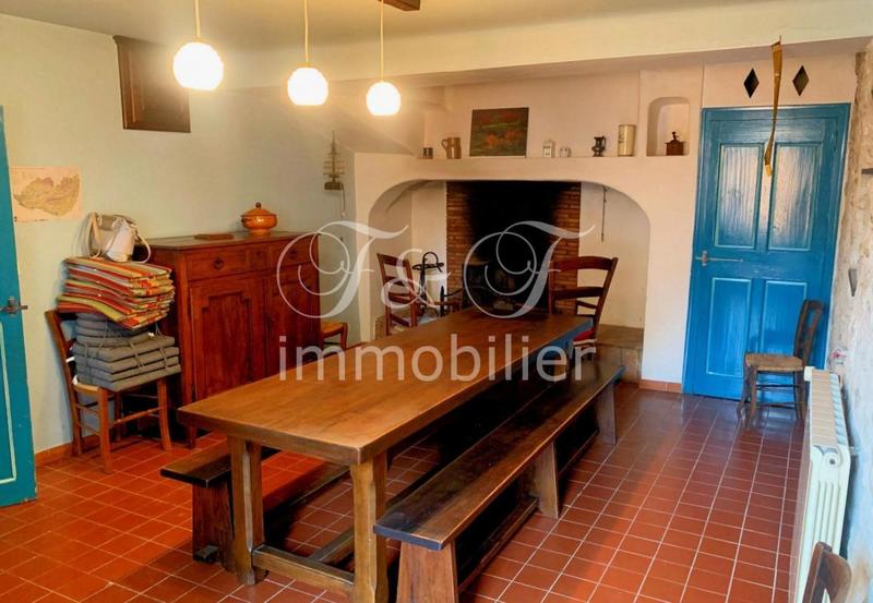 Propriété - 600 m²