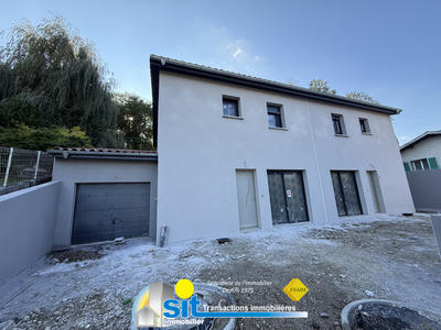 Maison - 83 m² - 5 pièces