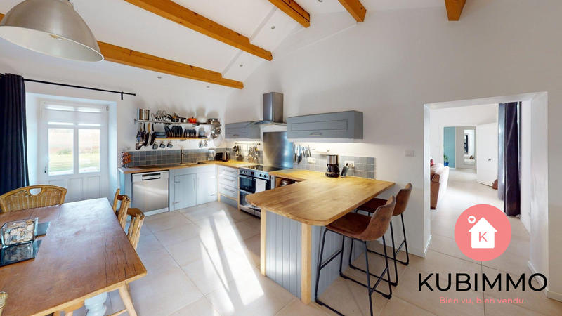 Maison - 197 m² - 8 pièces