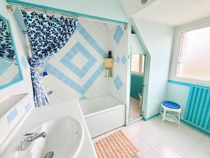 Maison - 94 m² - 5 pièces