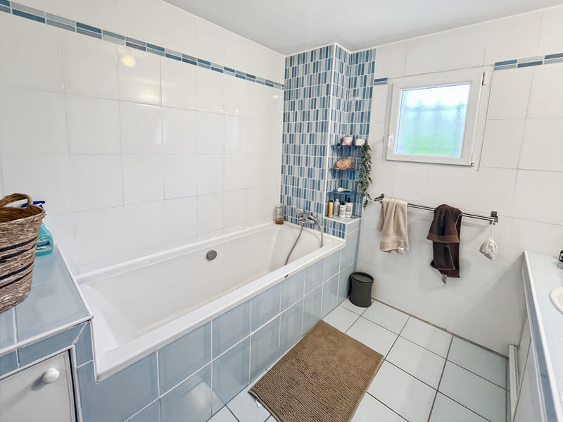 Maison - 213 m² - 7 pièces