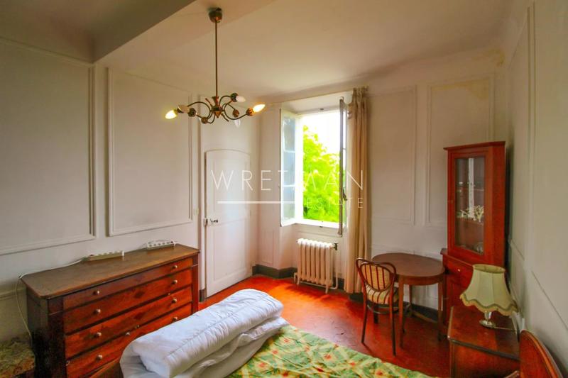 Mas - 300 m² - 13 pièces