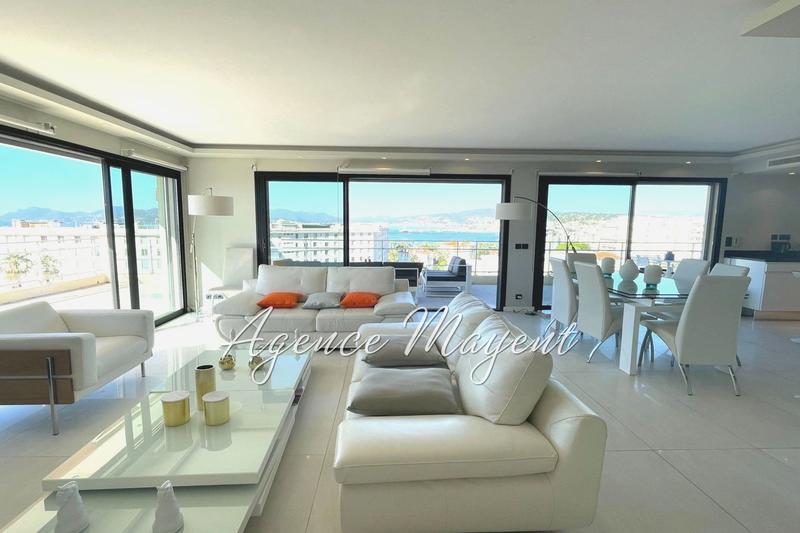 Appartement - 150 m² - 5 pièces