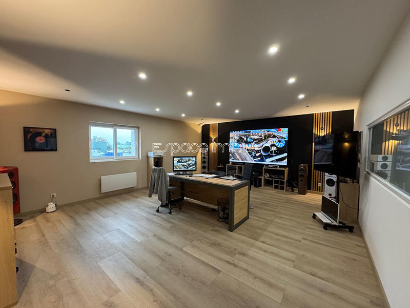 Local commercial - 636 m²