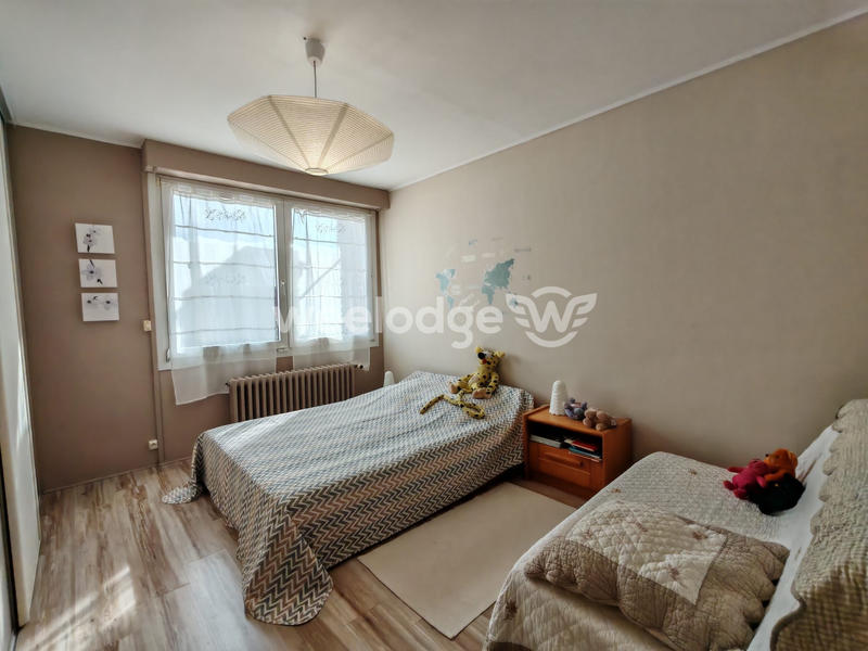 Maison - 208 m² - 10 pièces