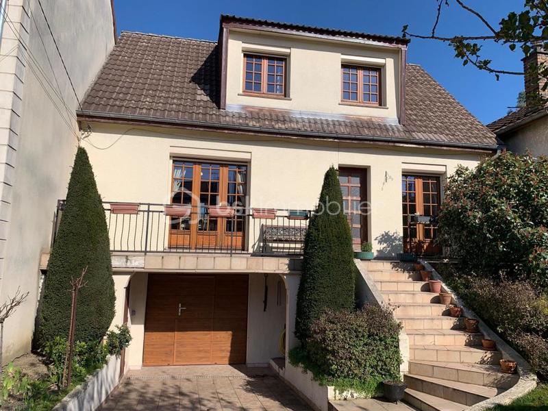 Maison - 145 m² - 8 pièces