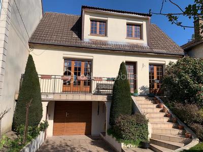 Maison - 145 m² - 8 pièces