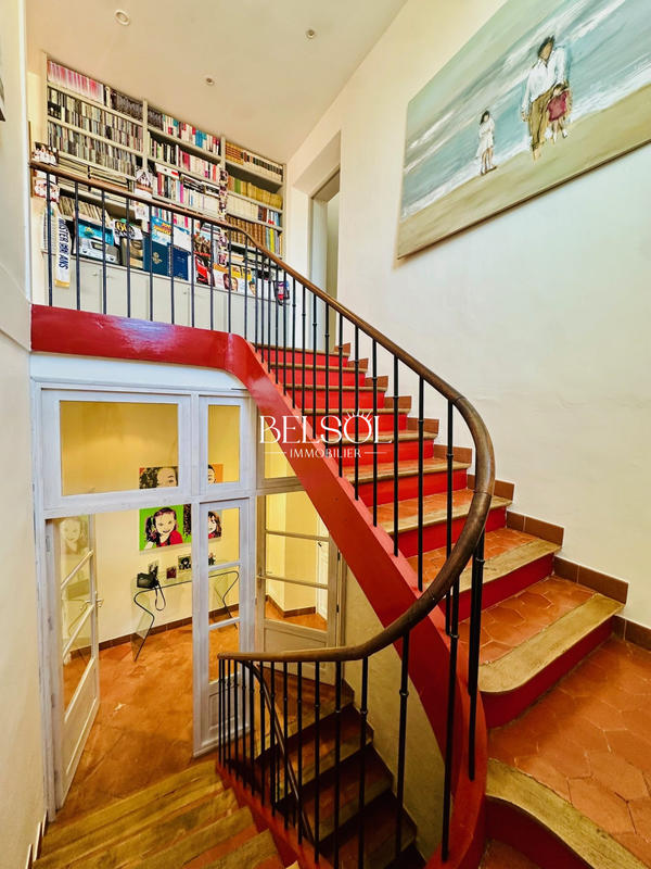 Maison - 458 m² - 7 pièces