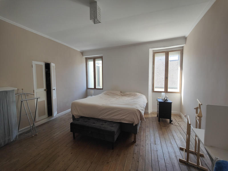 Maison - 229 m² - 8 pièces