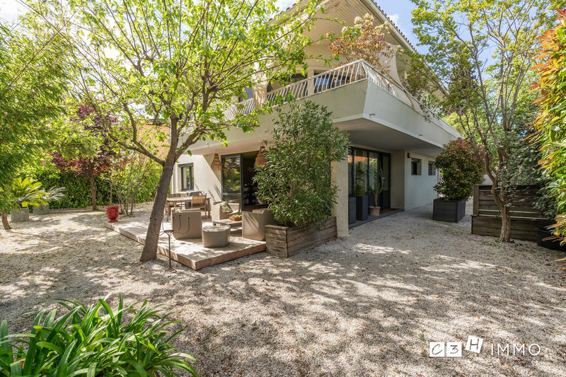 Maison - 196 m² - 5 pièces