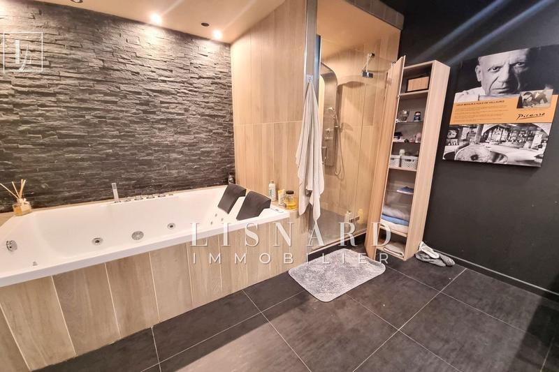 Appartement - 124 m² - 4 pièces