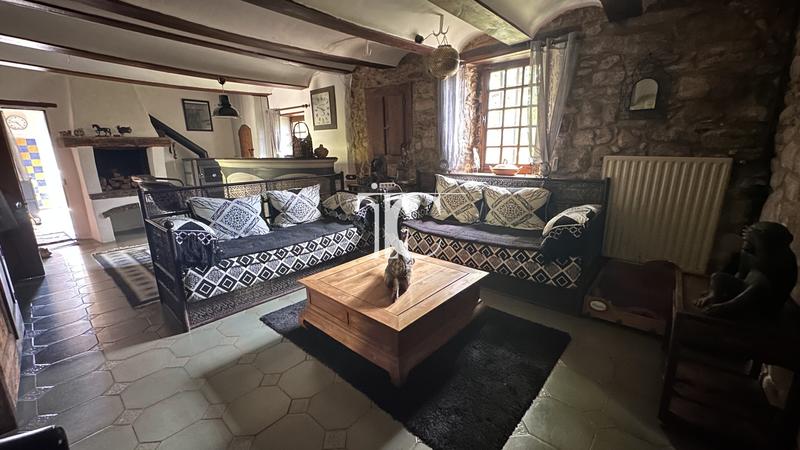 Propriété - 270 m² - 13 pièces