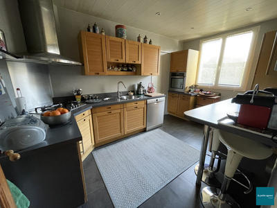 Maison traditionnelle - 128 m² - 7 pièces