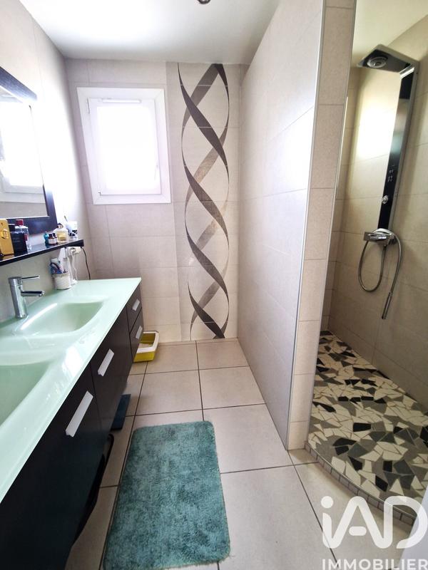 Maison - 90 m² - 5 pièces