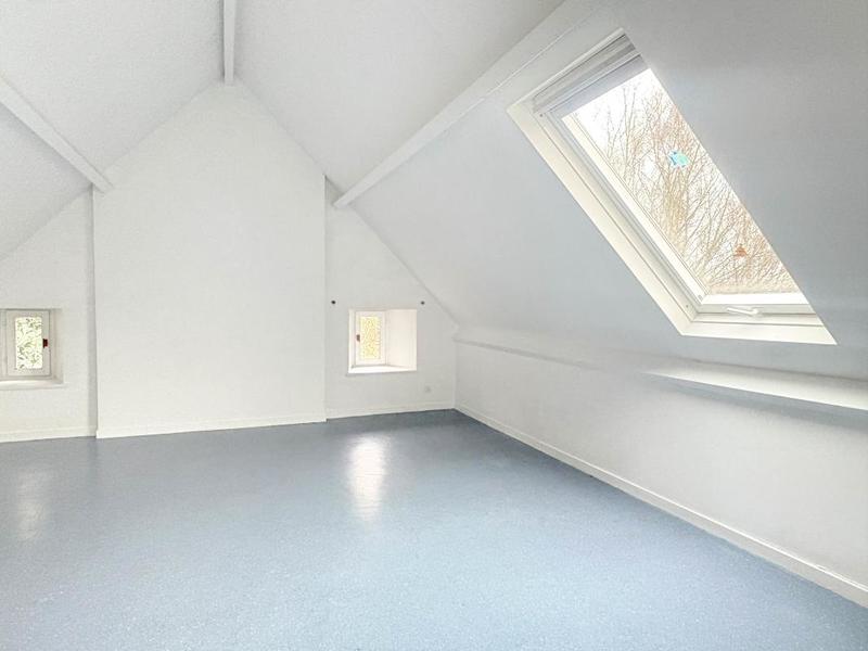 Maison - 216 m² - 7 pièces