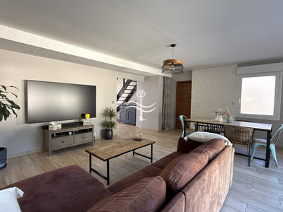 Maison contemporaine - 151 m² - 7 pièces