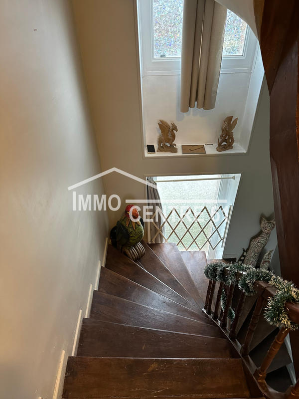 Maison - 185 m² - 6 pièces