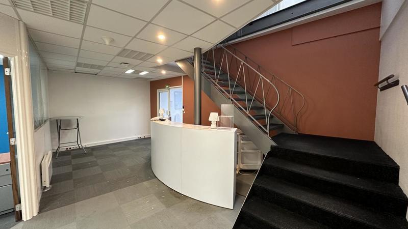 Bureau - 335 m²