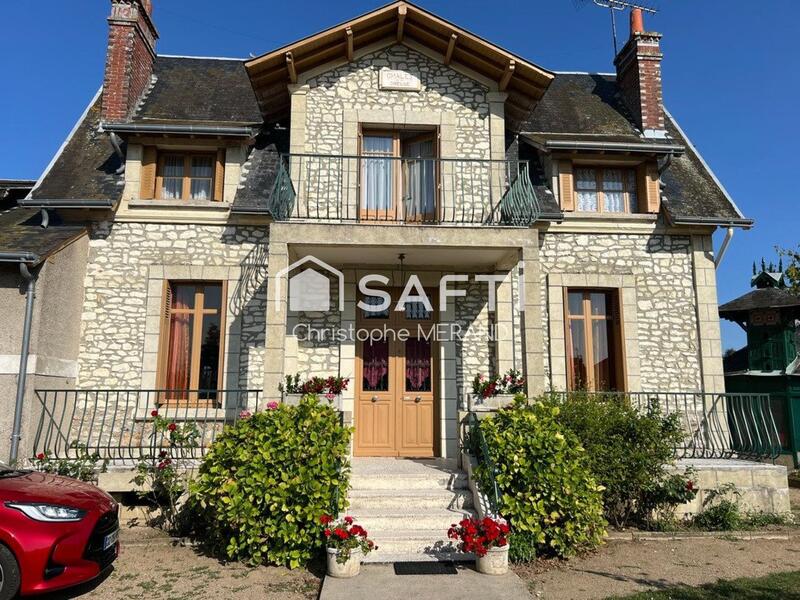 Maison - 121 m² - 8 pièces