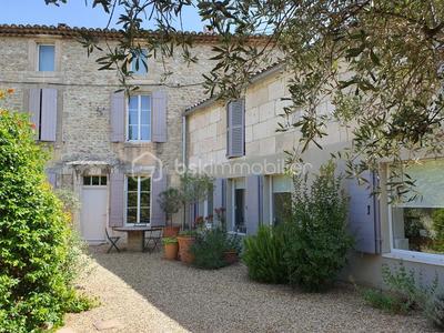 Mas - 260 m² - 10 pièces