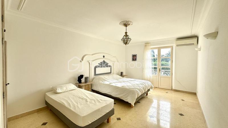 Villa - 420 m² - 11 pièces