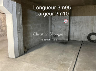 Parking / Garage - 8 m²