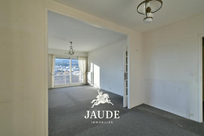 Appartement - 106 m² - 6 pièces