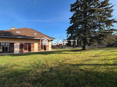 Maison - 186 m² - 7 pièces