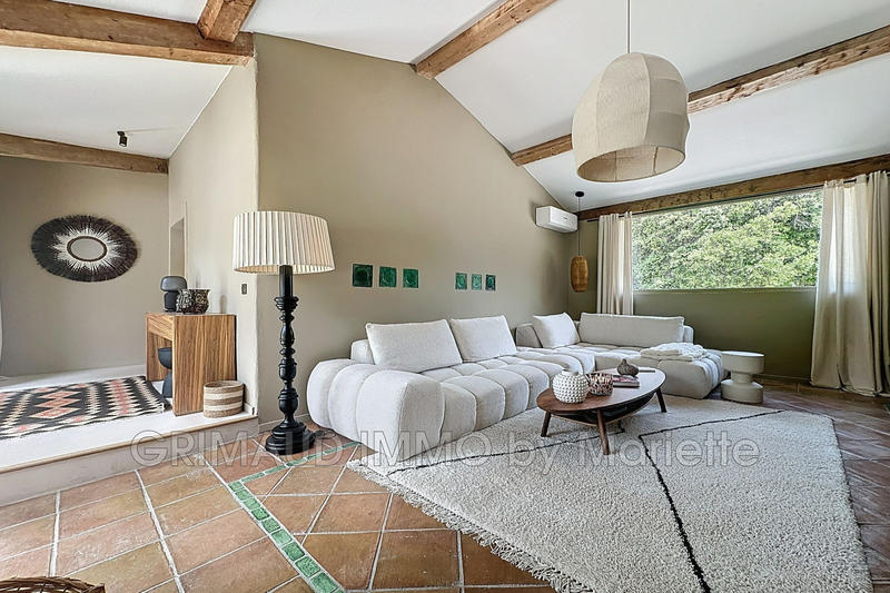 Villa - 197 m² - 6 pièces