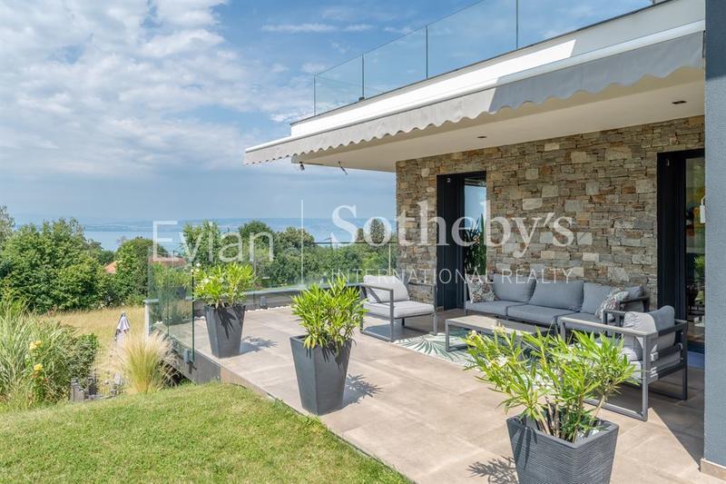 Maison - 270 m² - 7 pièces