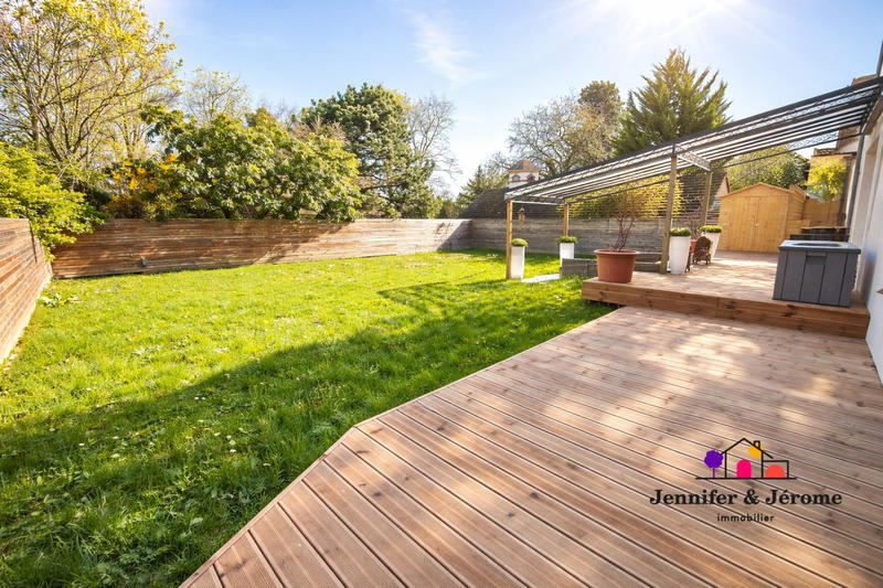 Maison - 267 m² - 9 pièces