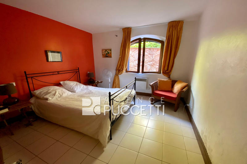 Demeure - 230 m² - 8 pièces