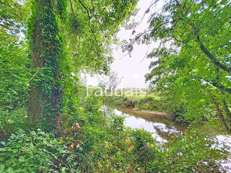 Maison - 255 m² - 11 pièces