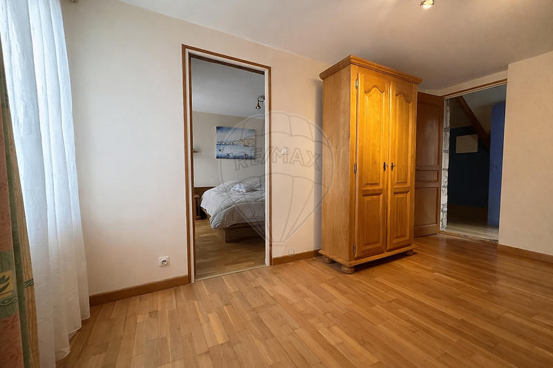Maison - 132 m² - 9 pièces
