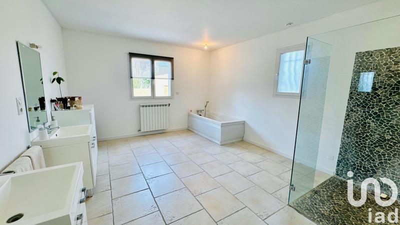 Maison - 200 m² - 4 pièces