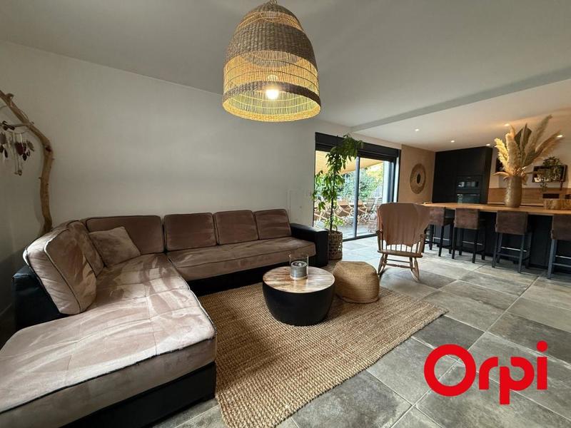 Maison - 110 m² - 4 pièces