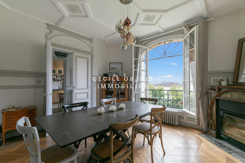 Maison - 215 m² - 8 pièces