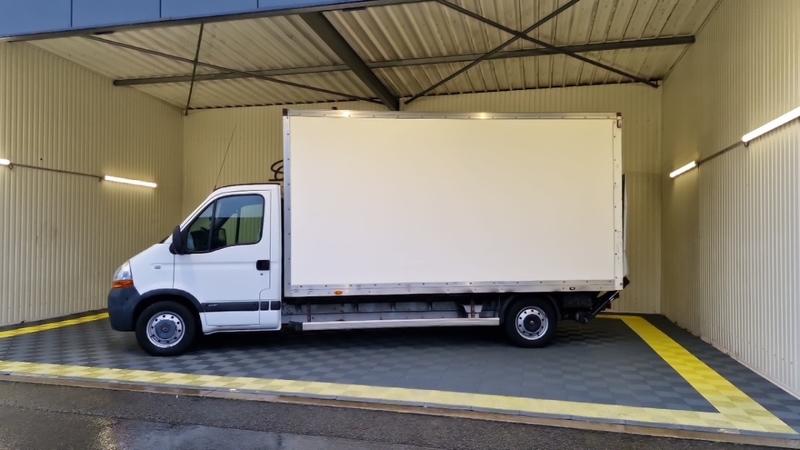 Renault Master 3.5t 2.5 dci 120 confort Caisse 20m3 + Hayon