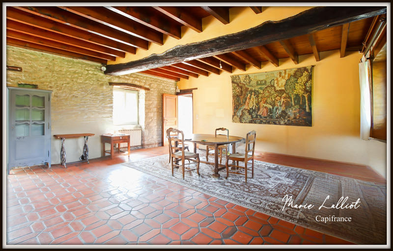 Maison - 322 m² - 11 pièces