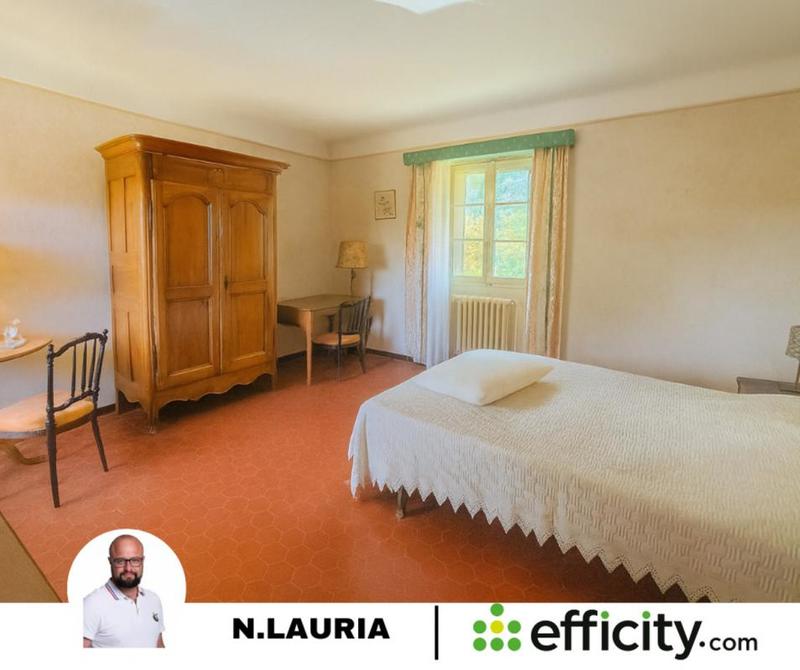 Maison - 185 m² - 9 pièces