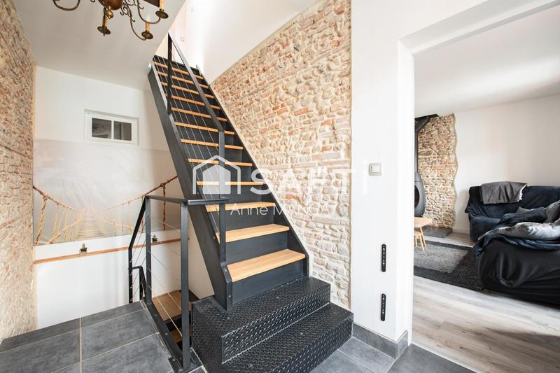 Maison - 234 m² - 8 pièces