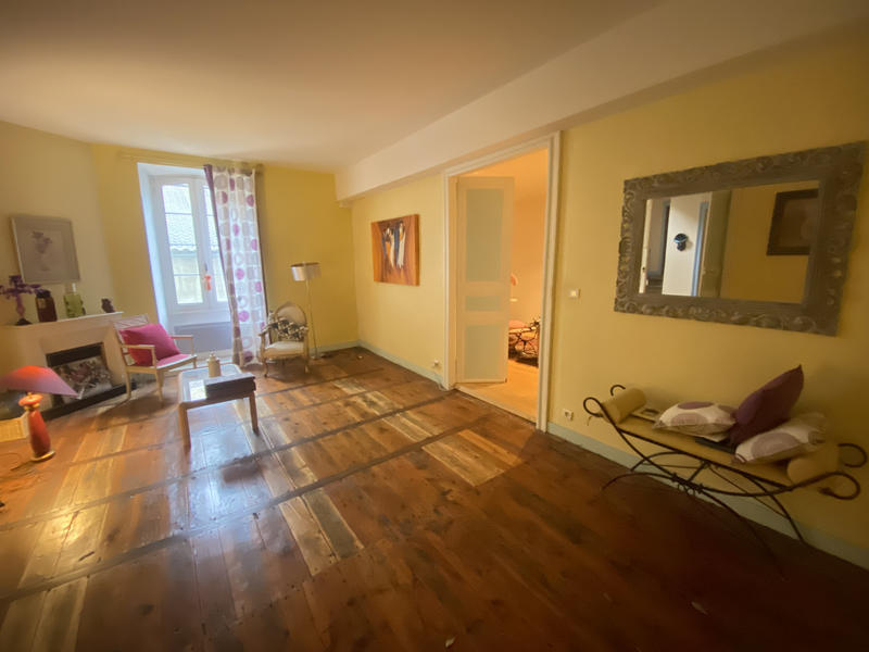 Maison - 320 m² - 11 pièces