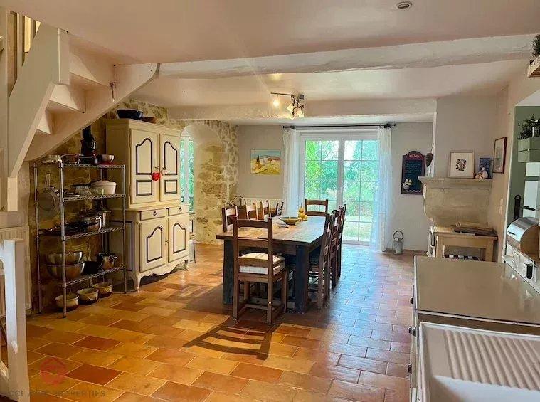 Corps de ferme - 412 m² - 10 pièces