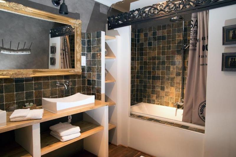 Maison - 480 m² - 12 pièces