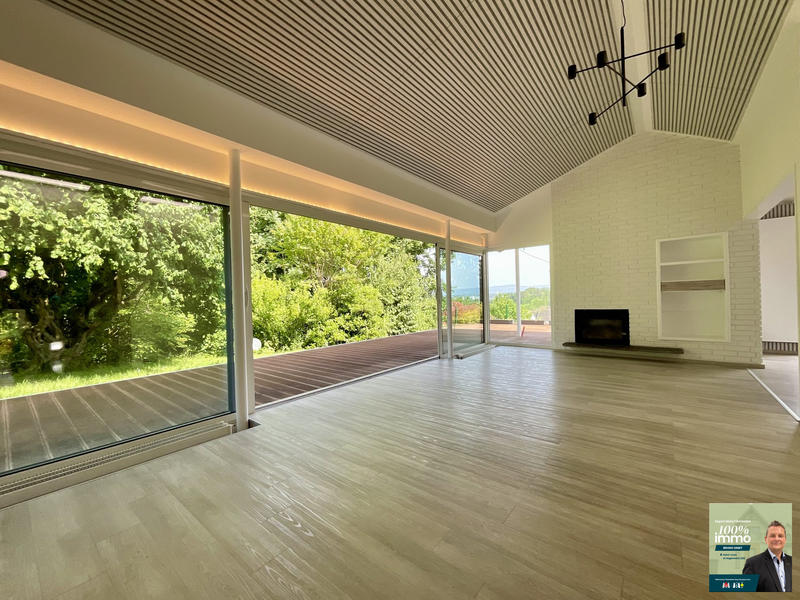 Maison - 240 m² - 5 pièces